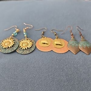 Gold and Green Sunflower Earrings Set Of  3. nwot